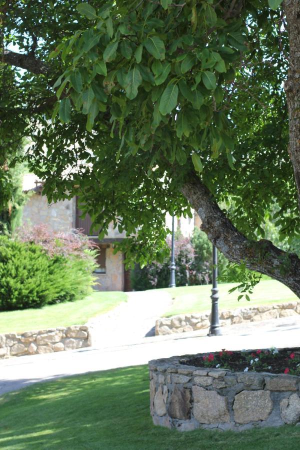 Hotel Ribera Del Corneja Navacepedilla de Corneja Екстер'єр фото