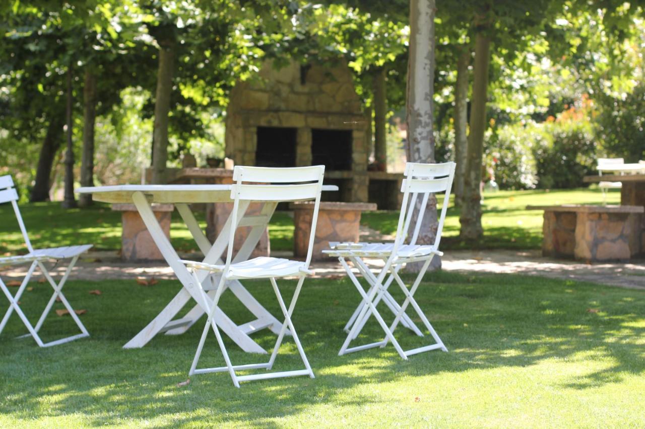 Hotel Ribera Del Corneja Navacepedilla de Corneja Екстер'єр фото