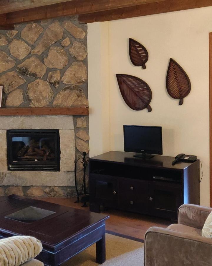 Hotel Ribera Del Corneja Navacepedilla de Corneja Екстер'єр фото