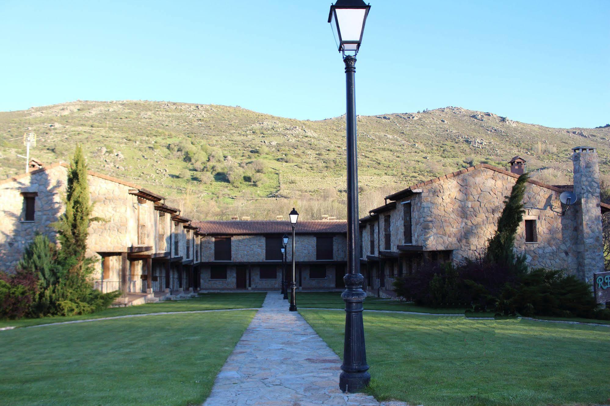 Hotel Ribera Del Corneja Navacepedilla de Corneja Екстер'єр фото