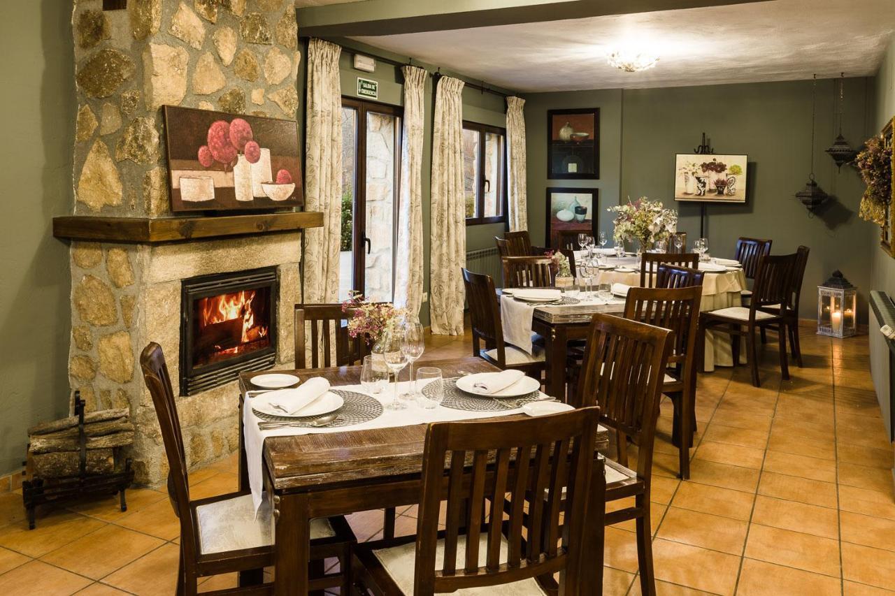Hotel Ribera Del Corneja Navacepedilla de Corneja Екстер'єр фото